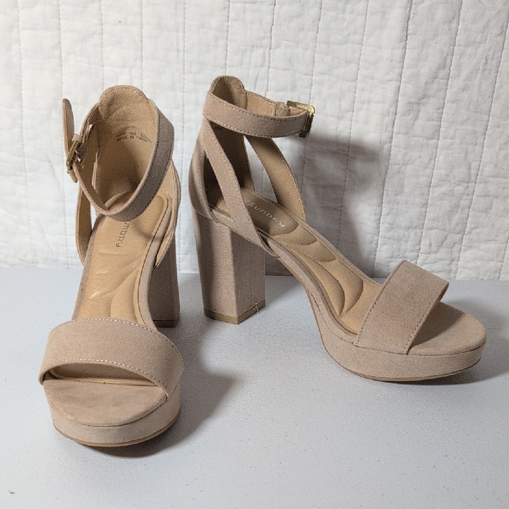 CL by Laundry Go On 2 Dress Sandal